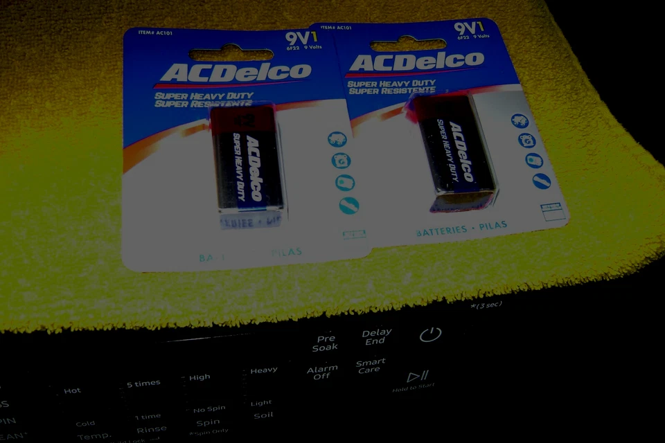 9 VOLT Batteries Super Heavy Duty ACDelco 9V NEW 2 SINGLE PACKS JUNE 2028 - Image 2 of 4