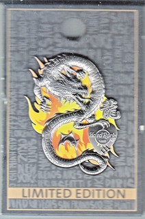 Hard Rock Cafe Pin: Bali Oriental Guitar Pick Dragon le
