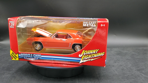 Johnny Lightning Muscle Cars 1969 Chevy Camaro Z28 Orange 1:24 Scale 2005 w/Box - Video 1 of 1
