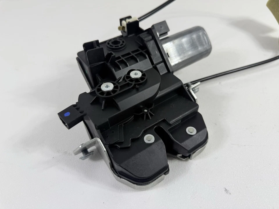 2007–2010 梅赛德斯 W221 S550 S63 CL65 AMG 后后后备箱锁执行器 原始设备制造商 — 第 2/4 张图片