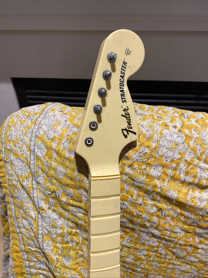 2x Rock Band Fender Stratocaster 19091 Nintendo Wii Guitar For Parts - Image 2 of 4