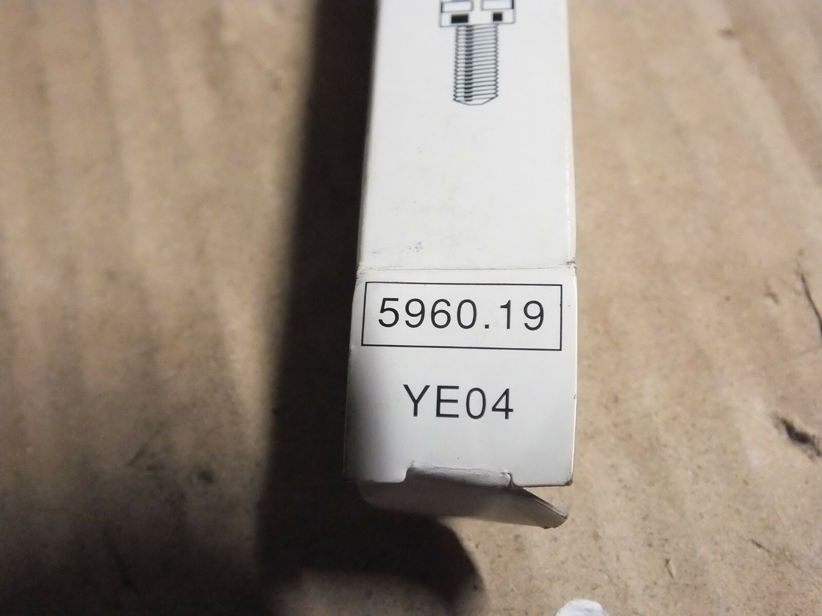 Genuine Citroen Peugeot Berlingo Partner Diesel engine glow plug 596019