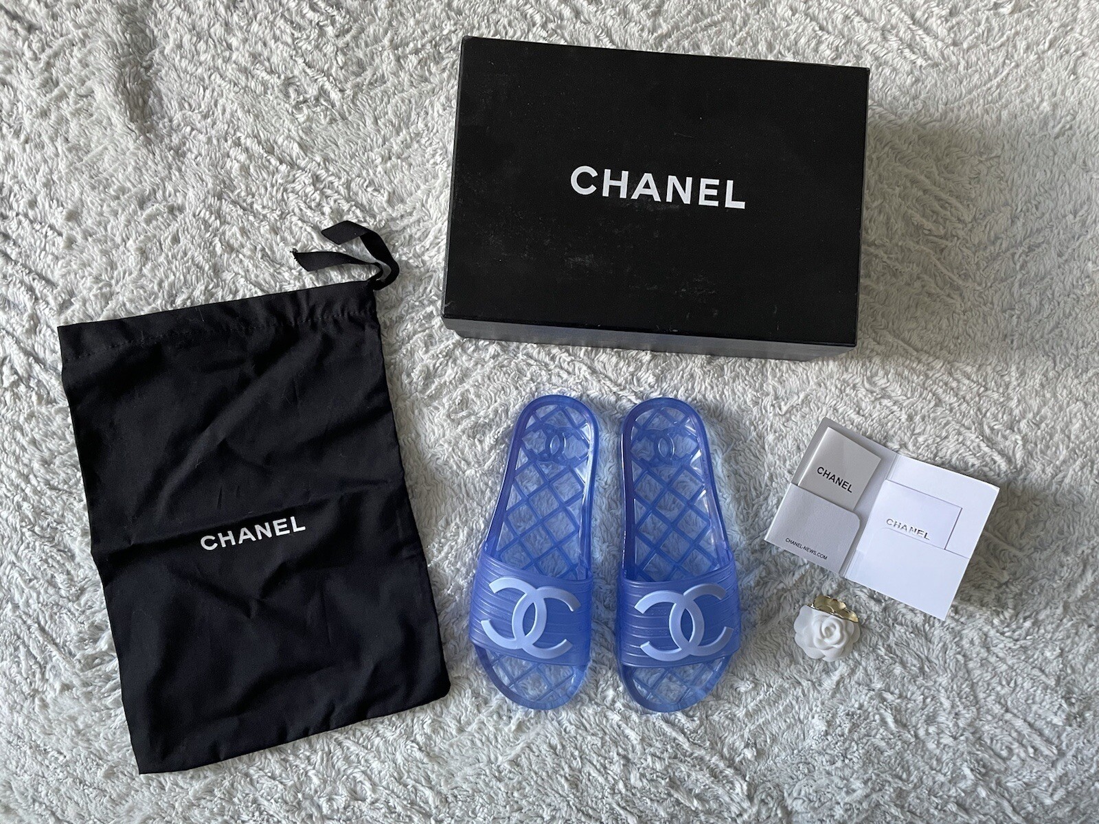 Chanel jelly-slides - Depop