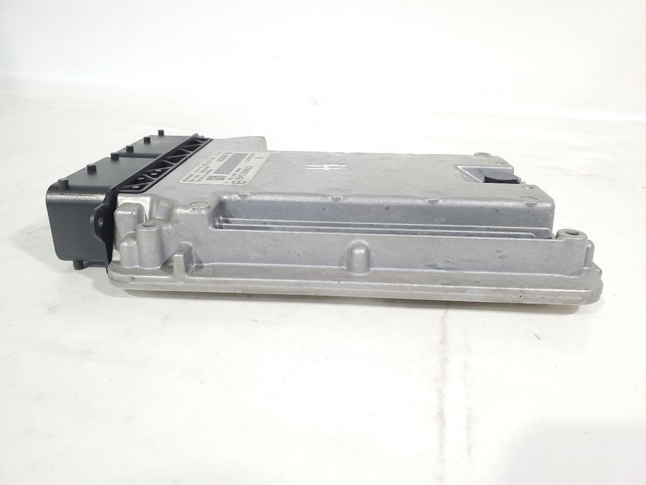 2017 Maserati Levante OEM 3.0L Turbo V6 670031346 Engine Control Module