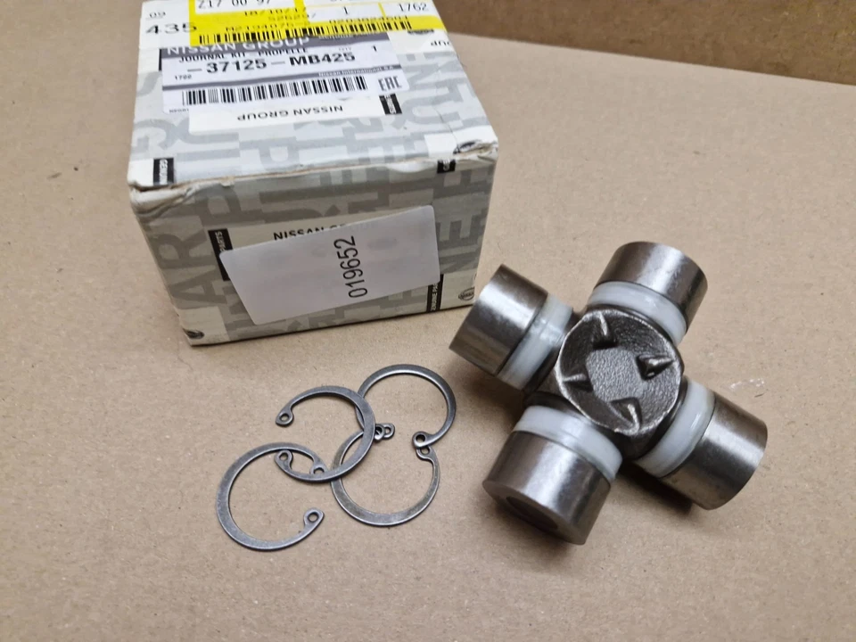 Nissan Cabstar F24 Drive shaft coupler 2006-2013 37125MB425 Genuine New - Image 3 of 4