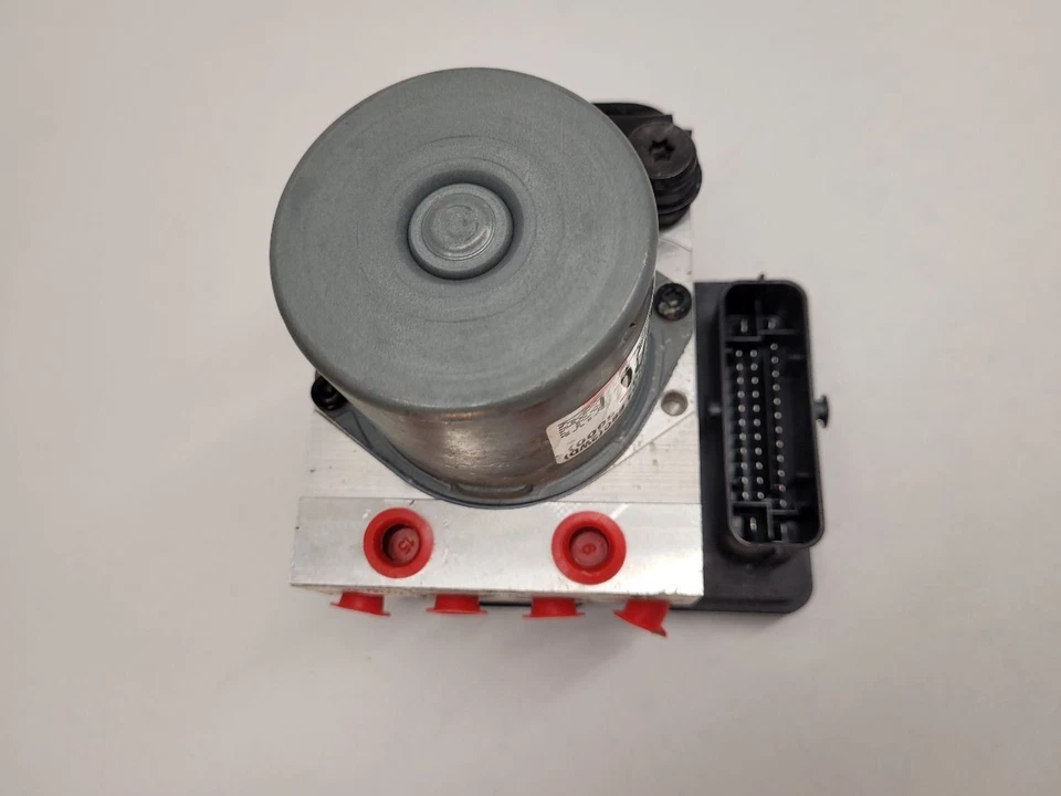 2016 - 2018 KIA SORENTO Anti-Lock Brake Part Actuator And Pump Assembly FWD  - Imagem 2 de 4