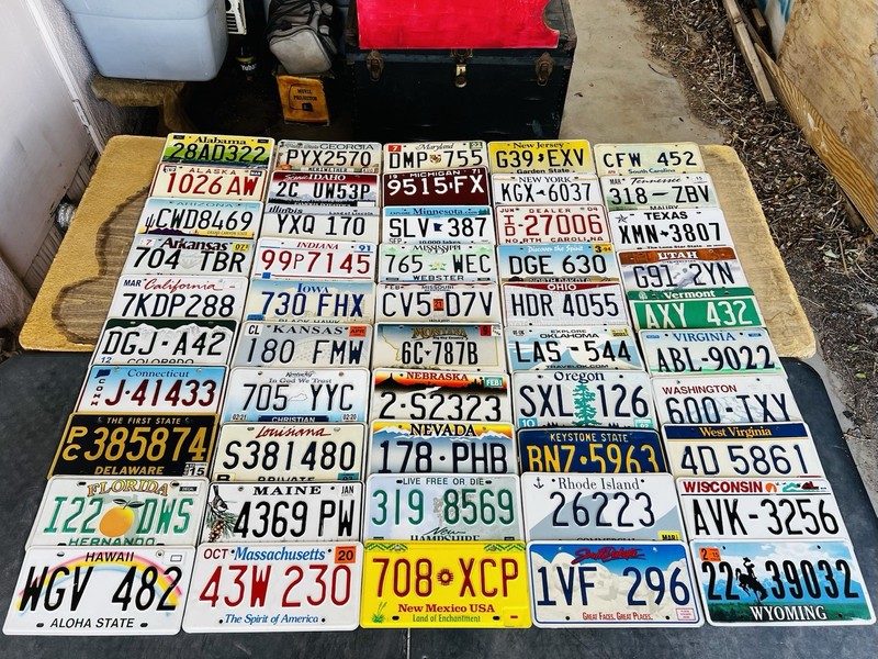 COMPLETE SET OF ALL FIFTY UNITED STATES LICENSE PLATES——CHECK IT OUT———
