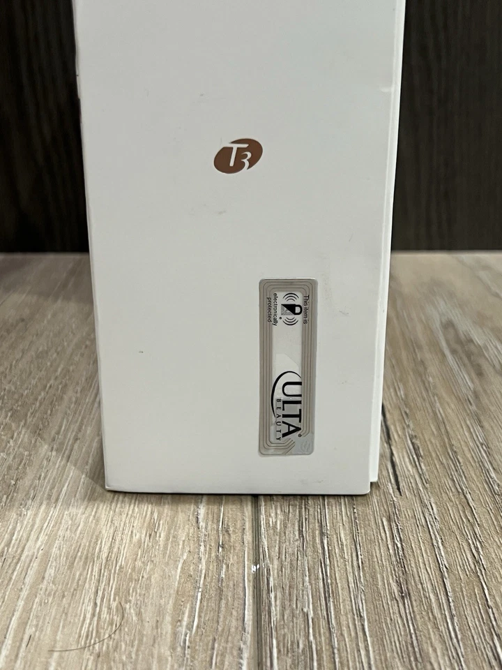 T3 Twirl Trio Curling Iron with Three Interchangeable Barrels Model: 76584 NEW - Image 2 of 4