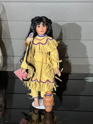 Vtg 17  Linda Mason s Native American Porcelain Doll ''POCAHONTAS''  COA NIB