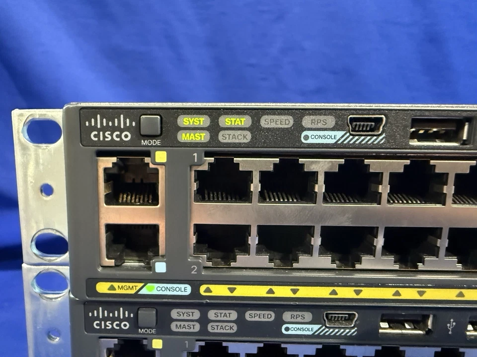 Conmutador Cisco Catalyst 2960-X 48 puertos 48TD-L - Lote de 4 - Puertos probados - Leer más abajo Foto 3 de 4