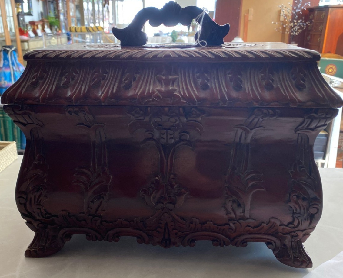 Caddy With Removable Tea Organizer Insert And Beautiful Carv