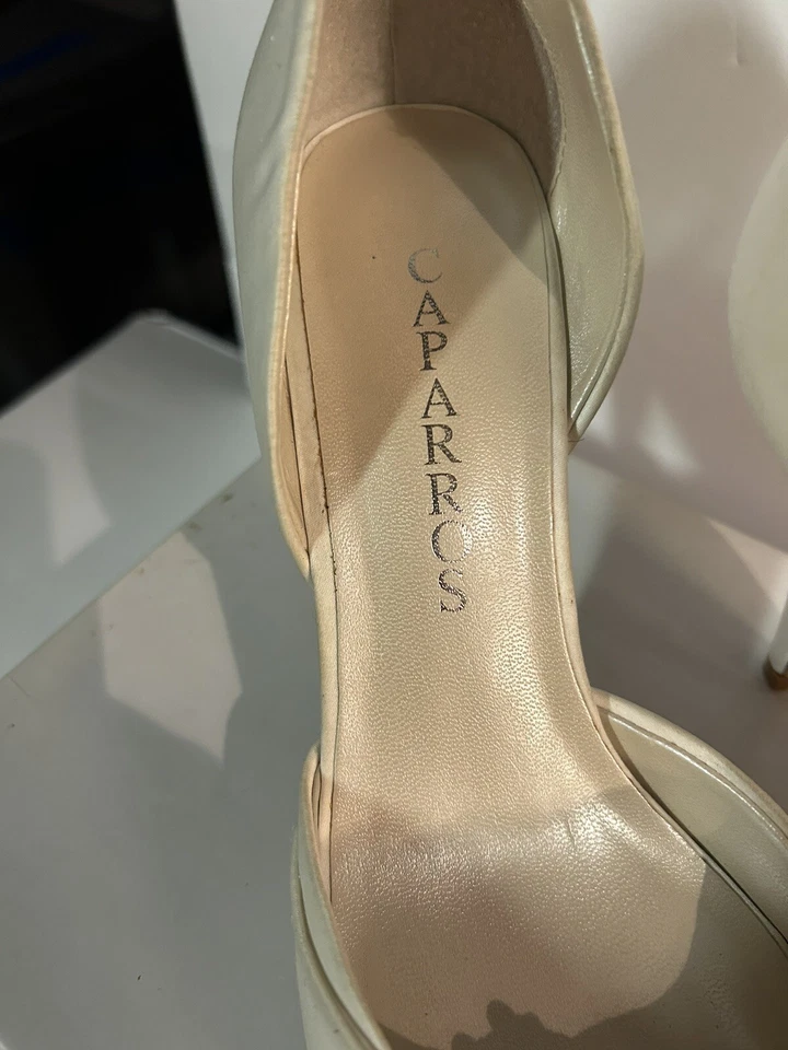 Zapatos de tacón Caparros para mujer 8 marfil estrás adorno zapatos de salón punta abierta boda formal Foto 4 de 4