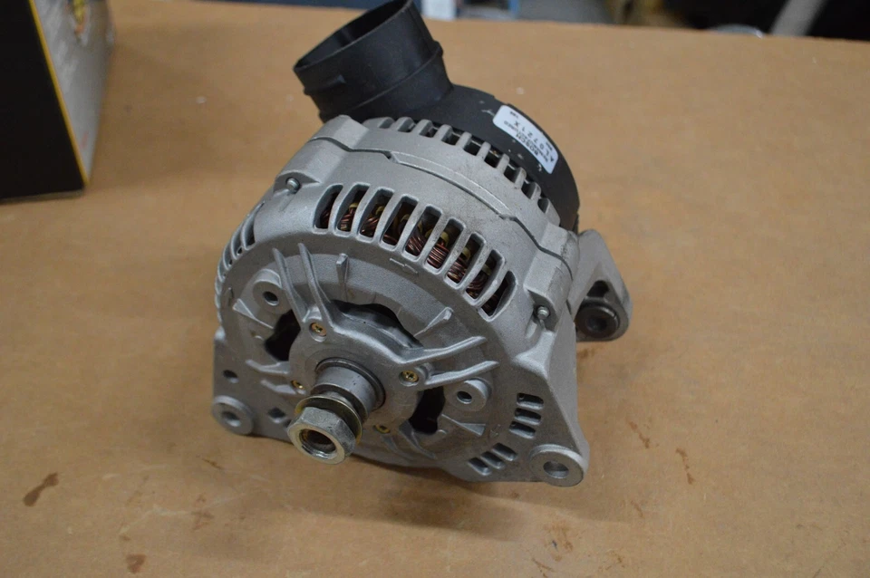 ALTERNADOR AUDI 90 100 A4 A6 BOSCH AL0721X 0123510014 Foto 2 de 4
