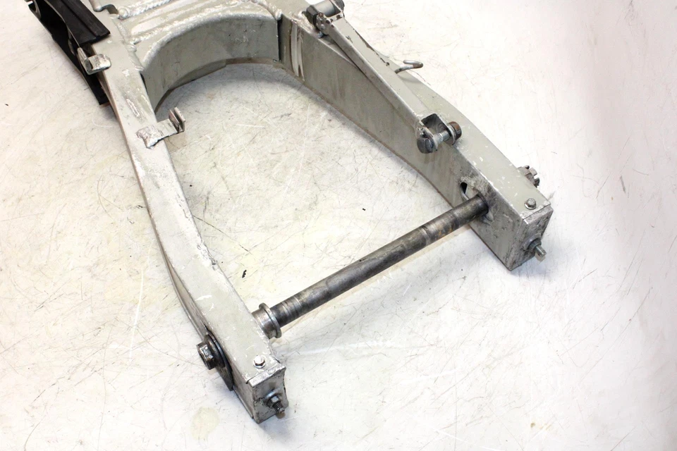 Kawasaki Ninja ZX6R ZX600E 1997 basculante trasero suspensión trasera brazo oscilante Foto 3 de 4