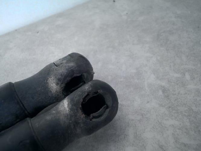 Koaudb 2x Verin De Coffre Pour Ford Fiesta MK6 2008-2012 2013 2014 2015 2016 2017 Voiture Vérin Coffre Noir Verin Hydraulique Verin A Gaz Remplacer Pour #8A61A406A10AC, 8A61A406A10AB, 8A61A406A10AA