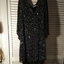 Alice & Olivia A line Black Sequin knee length evening dress bell sleeve sz LG