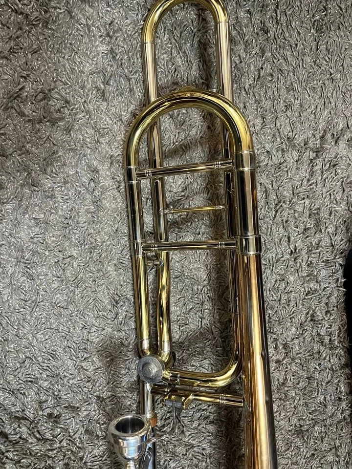 Trombón bajo tenor Holton Tr161 Foto 4 de 4