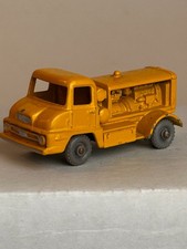 Matchbox No. 28 Thames Compressor Truck, Grey Plastic Wheels, Read