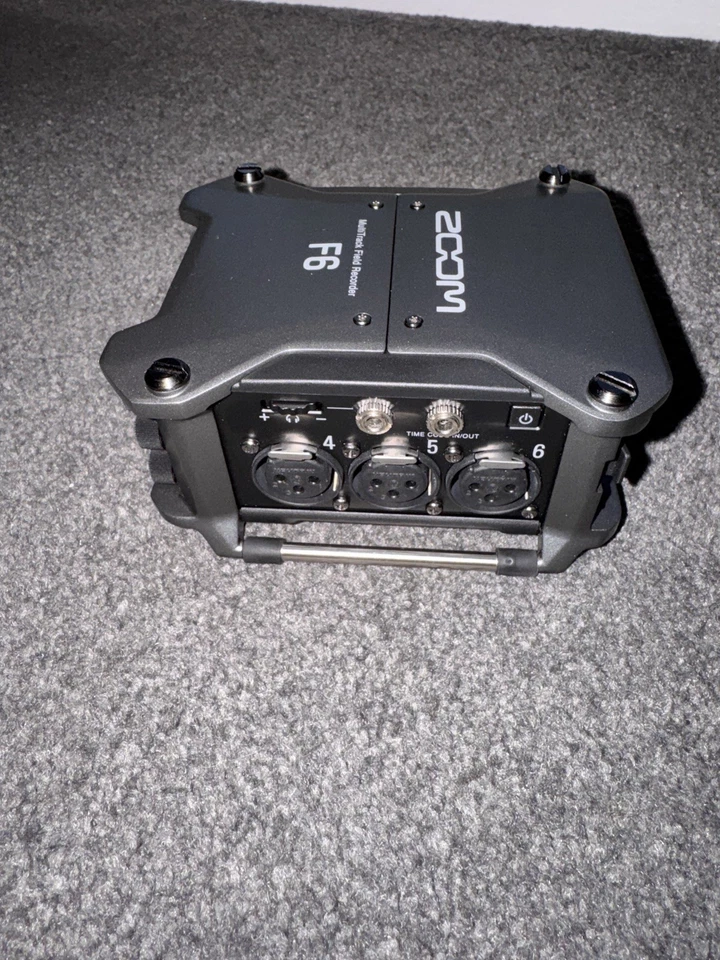 Zoom F6 Field Recorder with 128GB SD Card Brand New Unused - Image 3 of 4