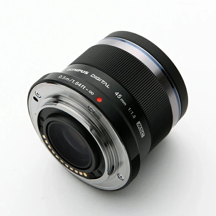 Lente de longitud focal única Olympus OM SYSTEM M.ZUIKO DIGITAL 45 mm F1,8 ET-M4518 Foto 2 de 3