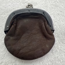 Vintage LEATHER Two Compartment Kisslock Coin Change Purse