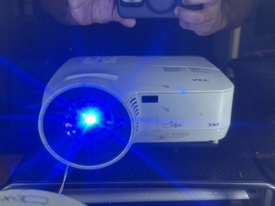 (228 lamp hours)NEC NP510WS Short Throw Projector