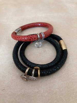MY ENDLESS JEWELRY zeitlos schön Schmuckset 2 Armbänder Rot & Schwarz 5 Charms