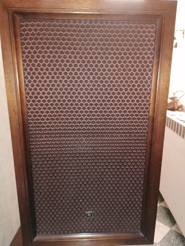  Twee Kenwood bas - boxen meubel (hout)