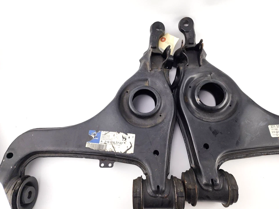 Par de brazos de control delanteros inferiores Mercedes Benz W210 1996-2002 W210 E320 E420 E55 L+R Foto 2 de 4