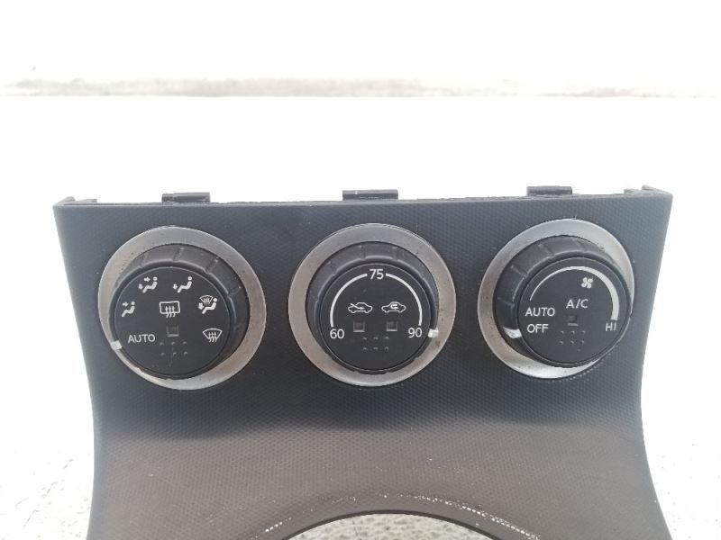 03-05 Nissan 350z MT Shifter Bezel Trim W/ Temp Control 96936