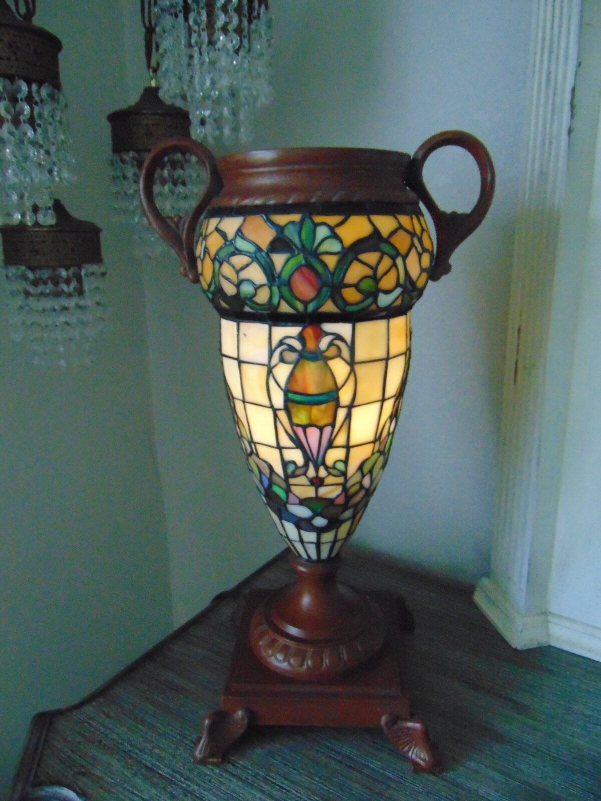 vintage inspired STAINED GLASS VASE STYLE TABLE NIGHT LIGHT LAMP 19 1/2