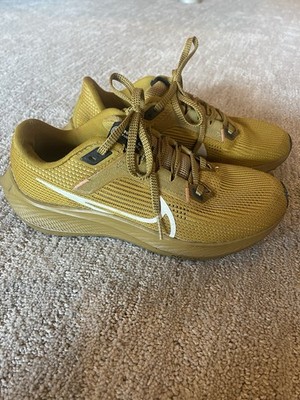Nike Air Zoom Bronzine Pegasus 40 Running Shoe Unisex M6 W7.5