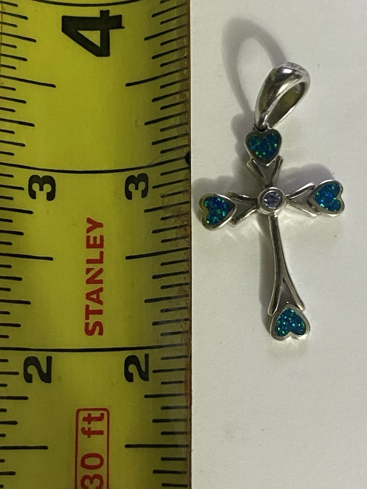 Colgante cruz de plata de ley con piedra de circonita cúbica Foto 3 de 3