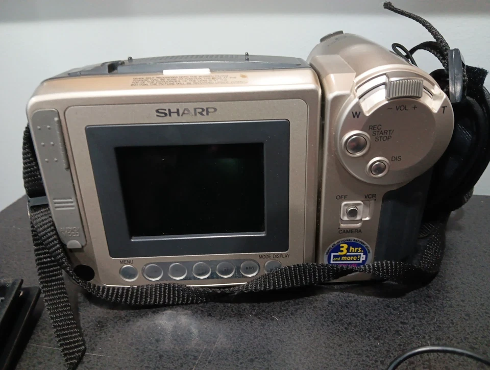 Sharp VL-E680U Camcorder WORKING W/ Charger And Direct Power - Image 2 of 4