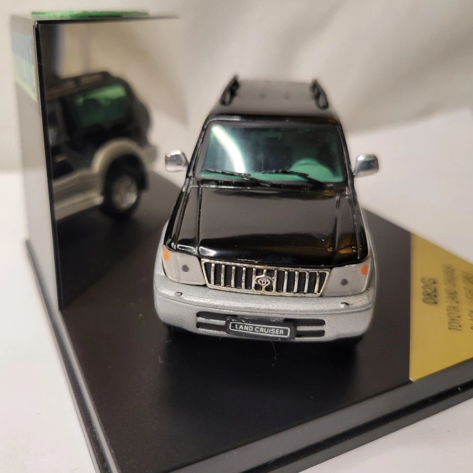 СУПЕР ЧРЕЗВЫЧАЙНО РЕДКИЙ внедорожник Toyota Land Cruiser J90 SWB 3.0TD 1998 черный 1:43 Vitesse - Изображение 4 из 4