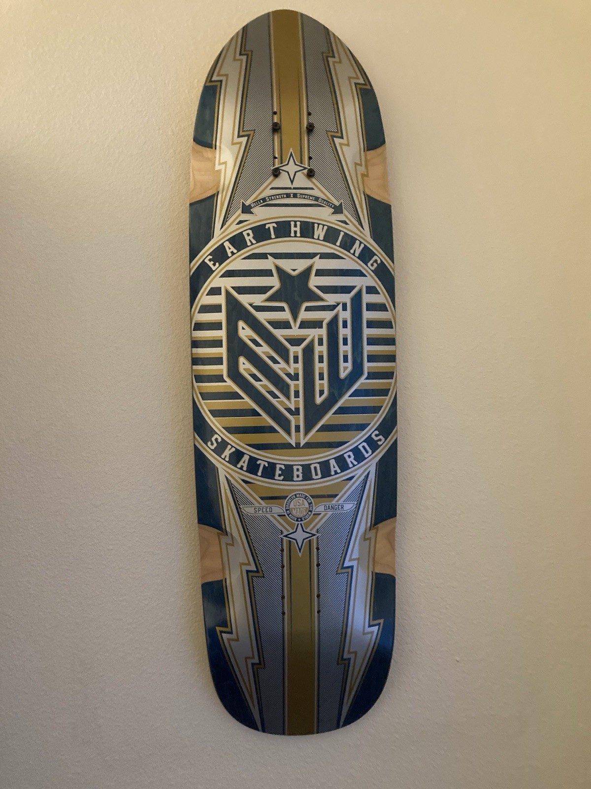 Earthwing Thruster 36x9.75&rdquo; 7 Ply Skateboard Longboard NWO