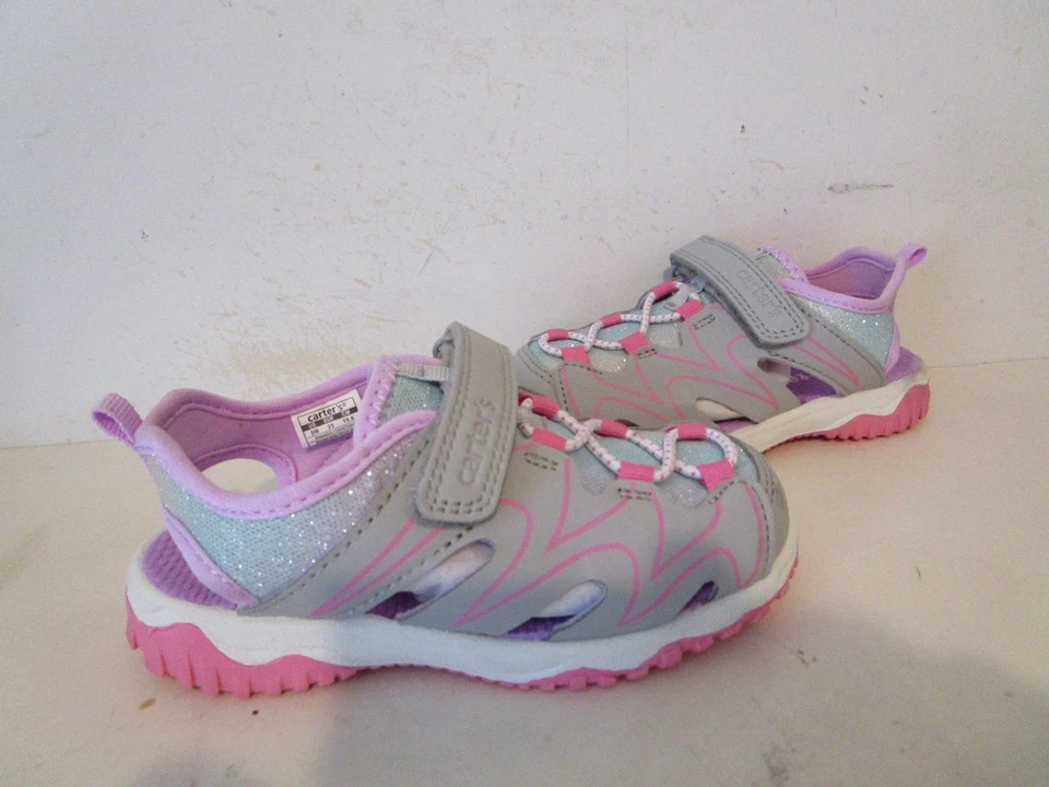 Sandalias deportivas de gancho y bucle multicolor talla 9 M Carters Kwando para niñas pequeñas Foto 2 de 4