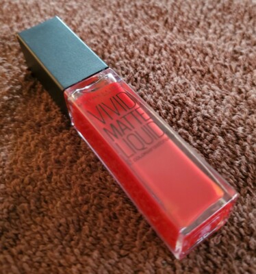 Maybelline Color Sensational Vivid Matte Liquid Lipstick 35 Rebel Red