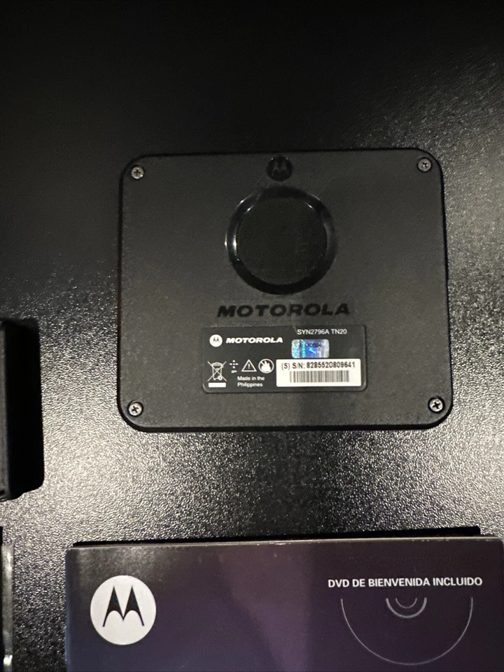 Motorola MOTONAV TN30 4.3-Inch Bluetooth Portable GPS Navigator ORIGINAL BOX - Image 3 of 4