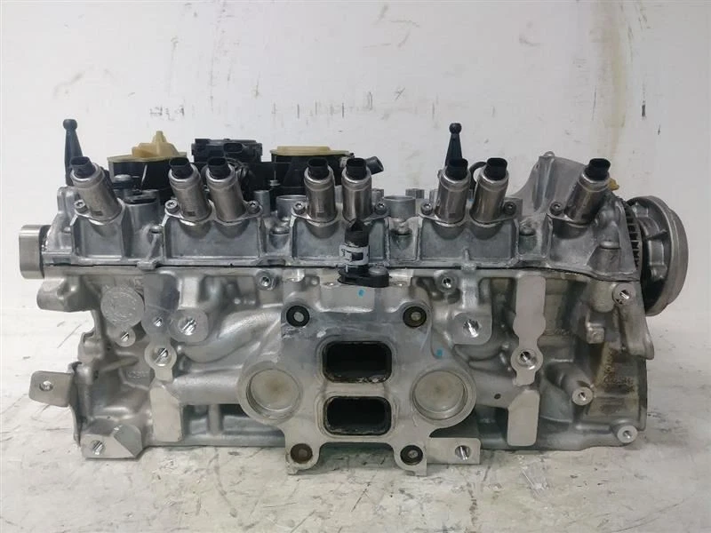 2021 Audi Q5 2.0L cylinder head assembly 4K - Image 4 of 4