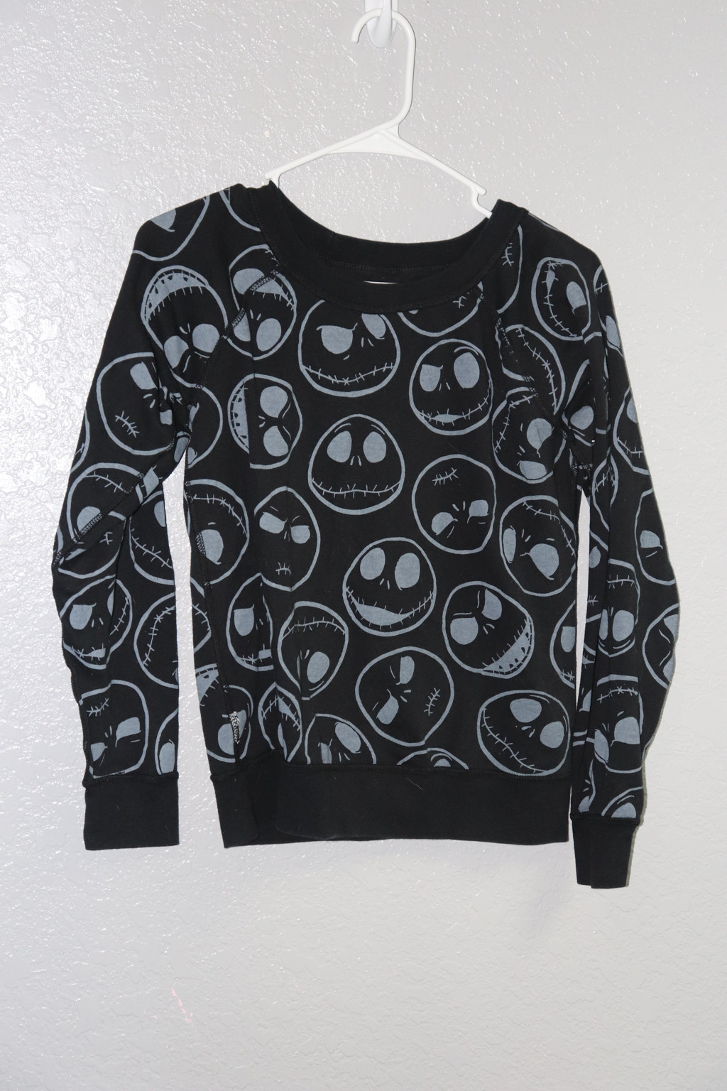 Disney’s Nightmare Before Christmas reversible top s… Gem