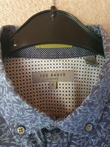 Ted Baker Gr. 5. Kurzärmeliges Shirt. Passt wie ein großer. - Bild 2 von 7