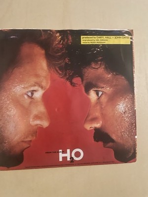 HALL & OATES - Maneater / Delayed Reaction - Vinyl 45rpm 1982