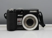 Nikon Coolpix P5000 10.0MP Digital Camera Black - Battery - TESTED AND WORKS!
