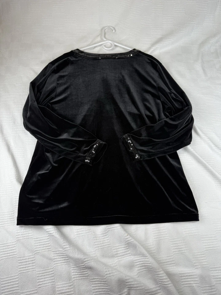 Women's Black Stretch Velvet Sequin Enbellished Long Cardigan 1X Quaker Factory - Image 4 of 4