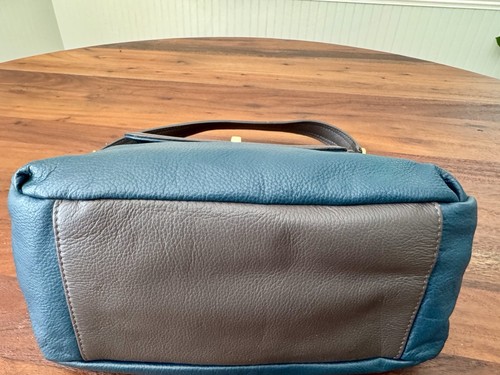 Borsa a mano in pelle Emma Fox tracolla colore blu/marrone blocco accento oro mai usata - Foto 6 di 16