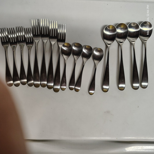 LOTE DE 16 TENEDORES CUCHARAS IKEA 224 22