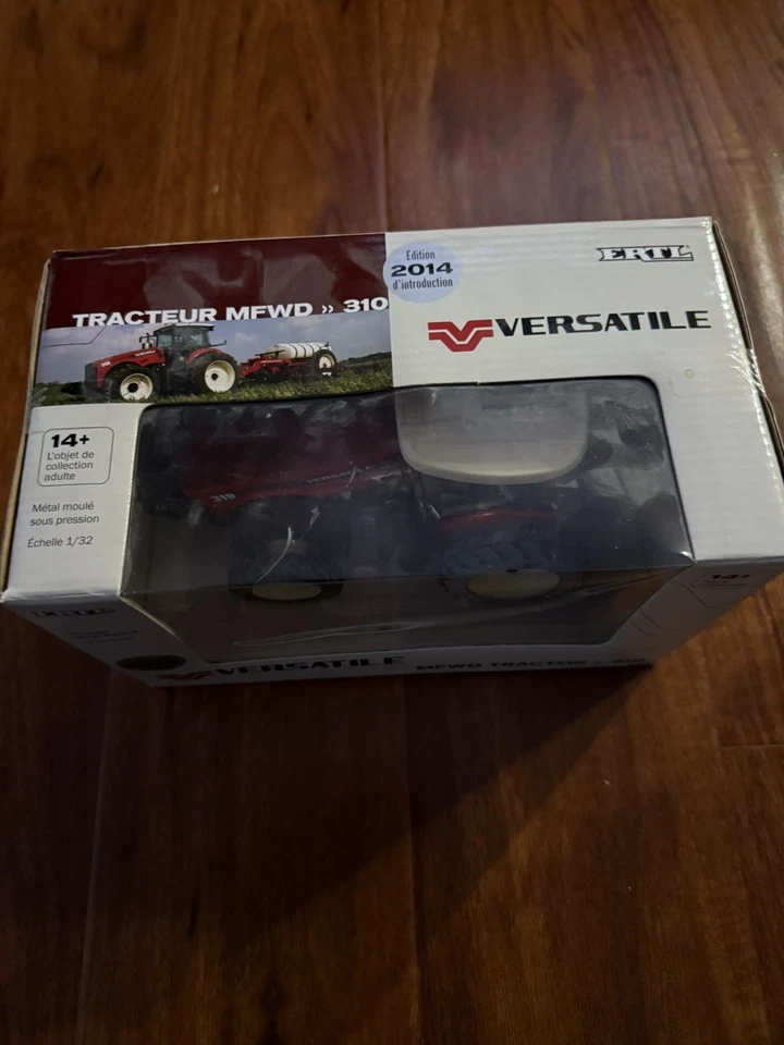 1/32 Versatile 310 Tractor With Front Wheel Assist, 2014 Introductory Edition - Image 2 of 3