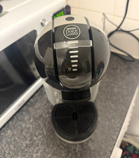 Nescafé Dolce Gusto Capsule Coffee Machine 15 Bar 1500W 0.8L Black/White