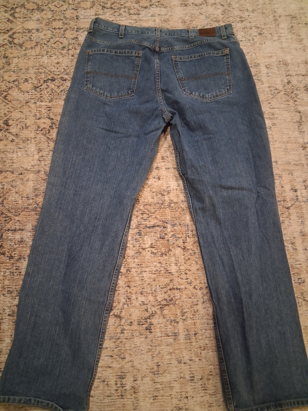 Mens Tommy Hilfiger Relaxed Fit Jeans Denim Size 38x34 Medium Wash thumbnail 2